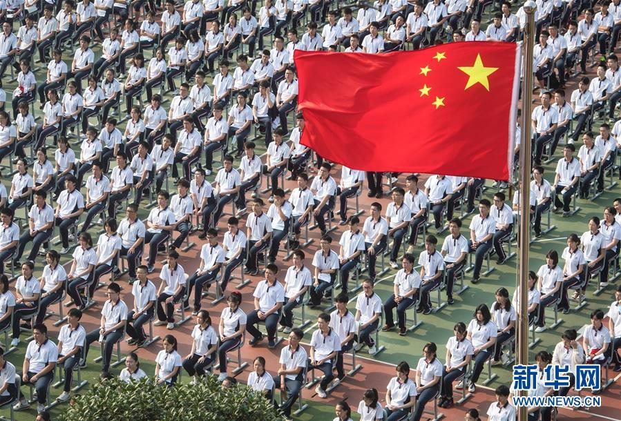 (新華全媒頭條·圖文互動)(22)同舟共濟戰(zhàn)“疫”記——中國抗擊新冠肺炎疫情全紀(jì)實