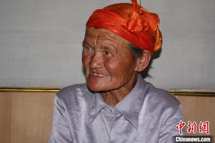 薩仁托婭拍攝的“草原母親”。　薩仁托婭供圖