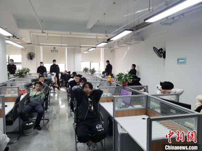 抓捕現(xiàn)場?！￠L沙市公安局供圖