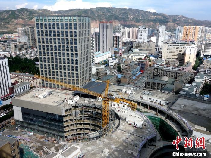 資料圖：城中區(qū)某商品住宅樓。 孫睿 攝