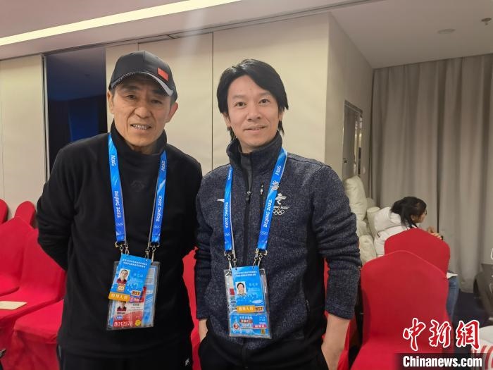 張文海與張藝謀的合影?！埼暮?供圖