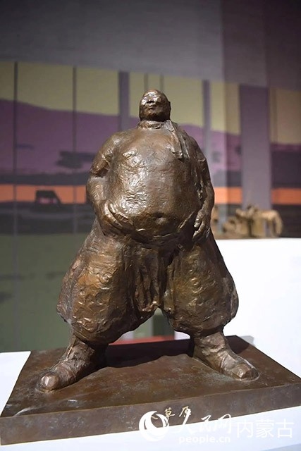 吳為山作品《大草原》。人民網(wǎng)記者富麗娟攝