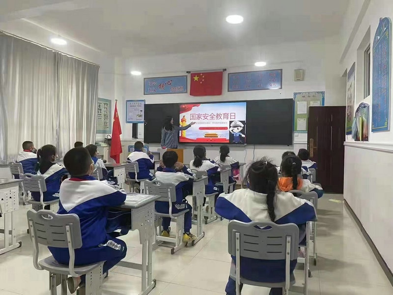 1650018334140249.jpg 阿拉善國家安全進校園.jpg