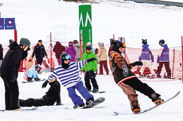 1767080429133562.jpg 馬鬃山滑雪場。.jpg