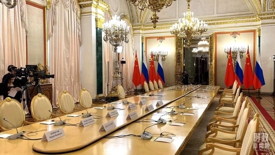 △習主席和普京總統(tǒng)舉行小范圍會談的會場。（總臺央視記者程鋮拍攝）