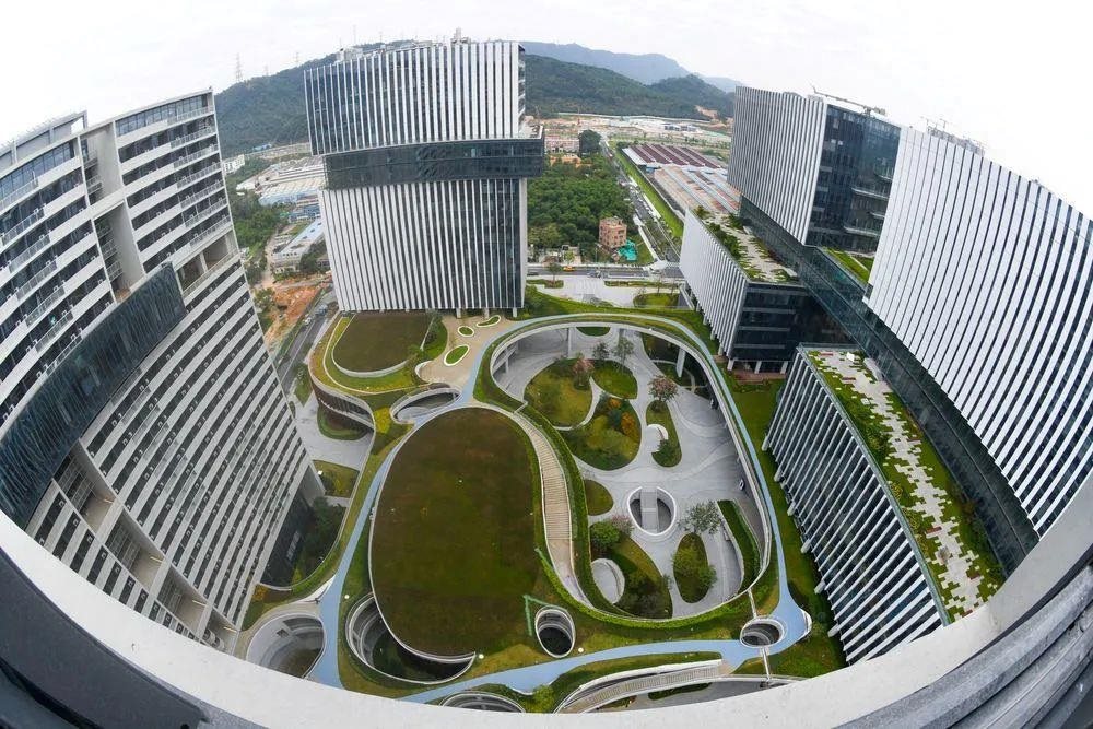 △位于深圳的光明科學(xué)城啟動(dòng)區(qū)。預(yù)計(jì)今年啟動(dòng)區(qū)的合成生物大科學(xué)裝置將部分投入使用。