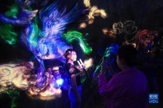 浙江新昌:夜經(jīng)濟(jì)拉動(dòng)旅游業(yè)發(fā)展