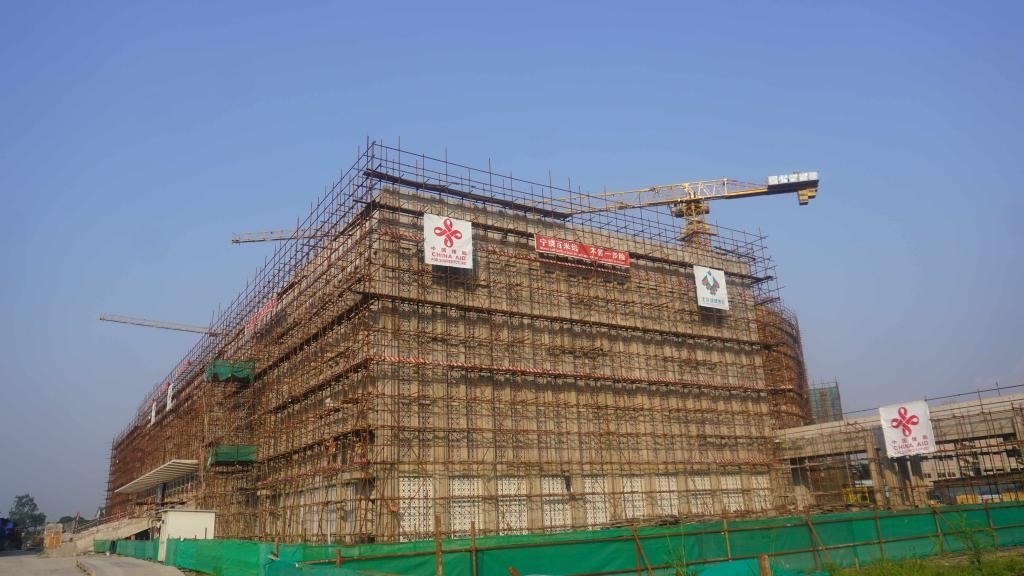 這是2023年5月23日在剛果（金）首都金沙薩拍攝的由中國援建的中部非洲文化藝術(shù)中心項(xiàng)目施工現(xiàn)場。