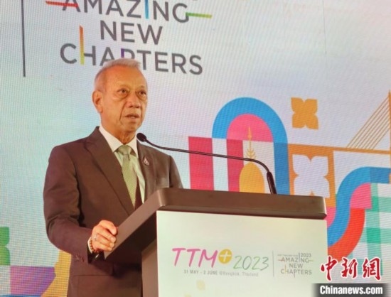 泰國旅游及體育部部長皮帕在開幕式上致辭。 趙婧楠 攝