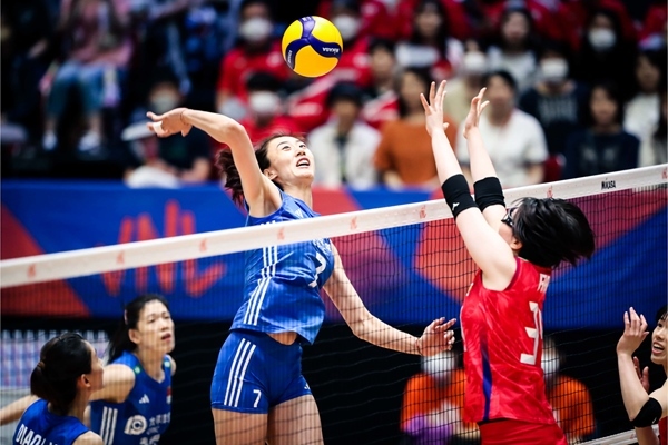 王媛媛扣球。圖片來源：國(guó)際排聯(lián)