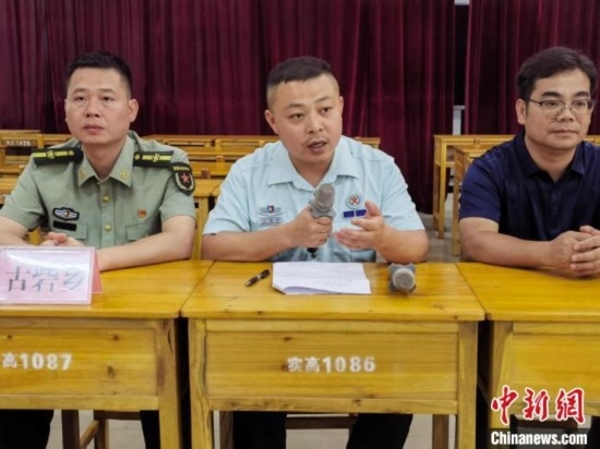 宣講員宣講。韋碩 攝