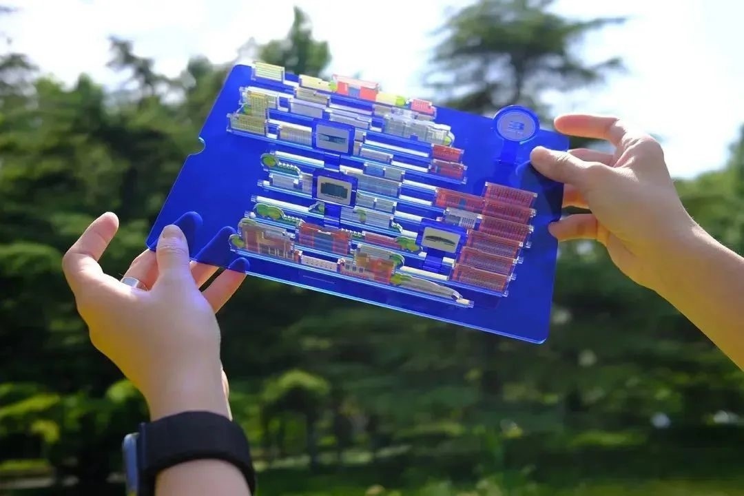 北京工業(yè)大學(xué)新版錄取通知書。校方供圖