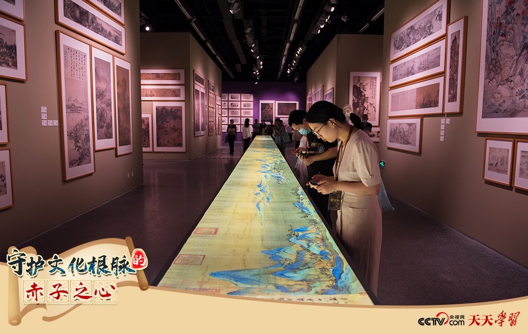 2023年7月1日，觀眾在浙江寧波美術(shù)館參觀中國歷代繪畫大系成果展·寧波特展。