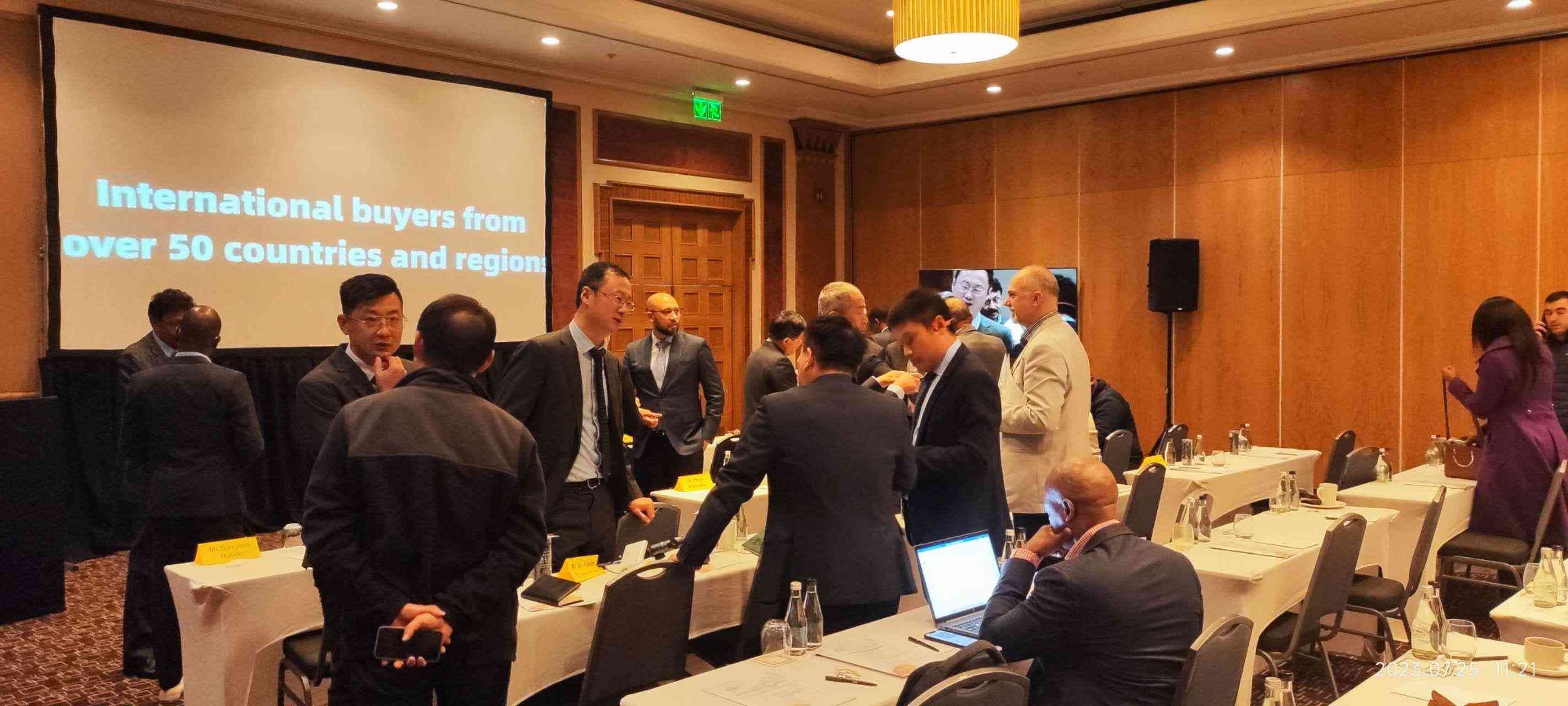 中南企業(yè)現(xiàn)場(chǎng)交流。圖片來(lái)源：貿(mào)促會(huì)