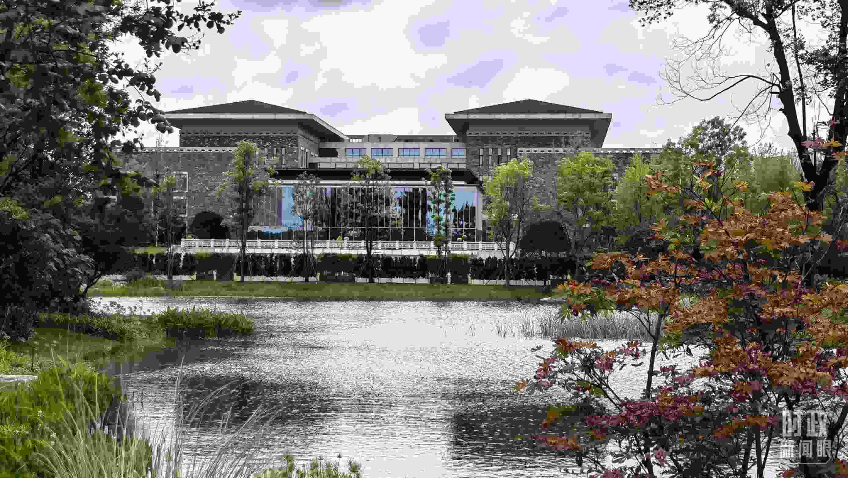 當天，中印尼兩國元首在“錦蓉莊”舉行會見。（總臺央視記者韓銳拍攝）