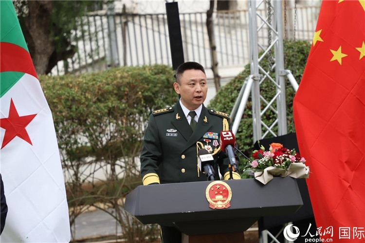 圖為胡璽鈞武官致辭。人民網(wǎng)記者 王傳寶攝