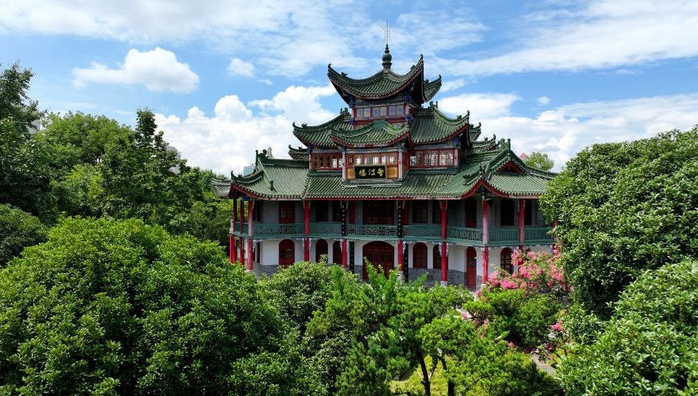 近日拍攝的陜西省漢中市博物館望江樓。新華社記者 劉瀟 攝