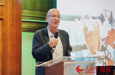 旅?作家魯珀特·帕克分享張家界旅行照片。人民網(wǎng) 郭錦標(biāo)攝