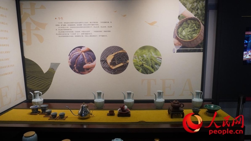 余杭區(qū)徑山鎮(zhèn)徑山村鄉(xiāng)村客廳的文創(chuàng)館。人民網(wǎng)肖聰聰攝