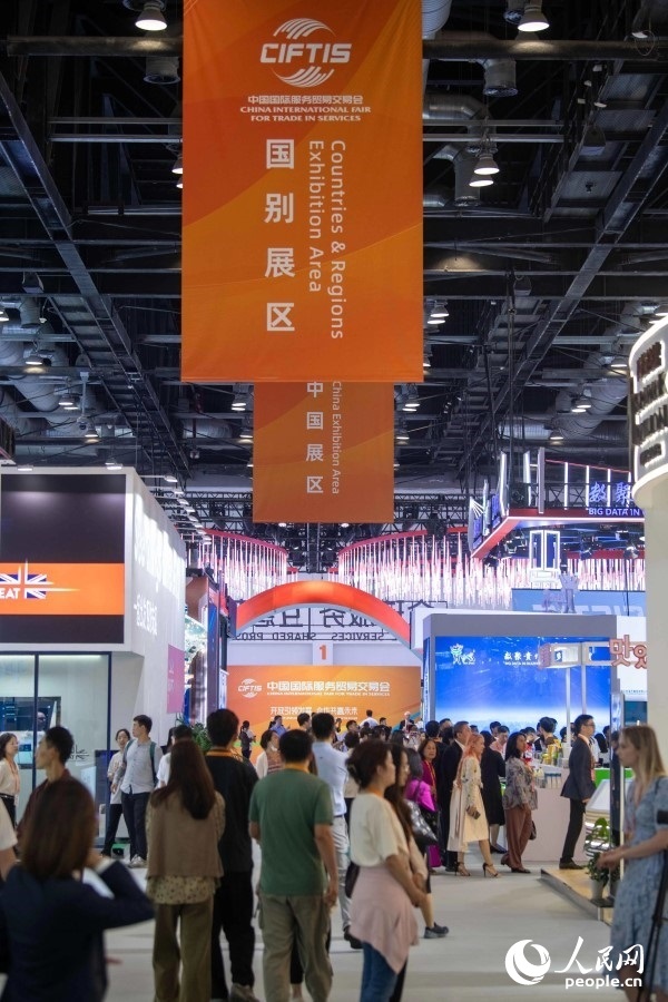 9月2日，服貿會國別展區(qū)，人流如潮。人民網記者 翁奇羽攝