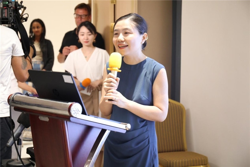 圖為吉布提孔子學(xué)院鄒燕舞院長(zhǎng)為表彰儀式致辭。吉布提孔子學(xué)院供圖