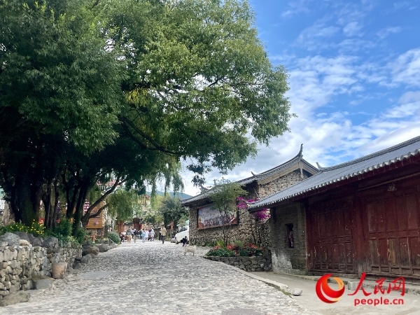 玉湖村村景。人民網(wǎng) 周靜圓攝