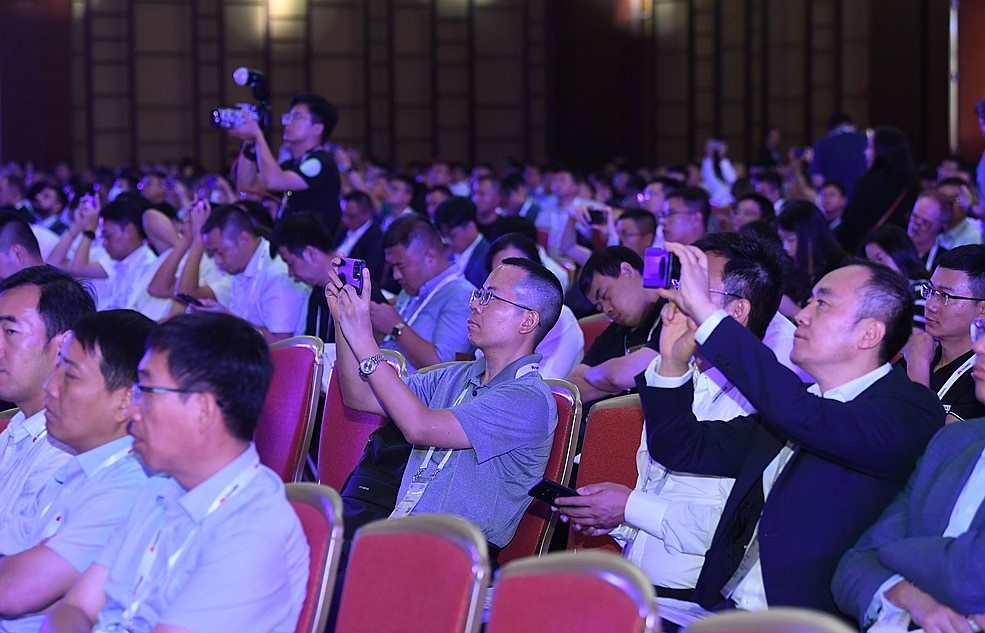 2023數(shù)字經(jīng)濟峰會·城市智能升級主題論壇現(xiàn)場。人民網(wǎng)記者 翁奇羽攝