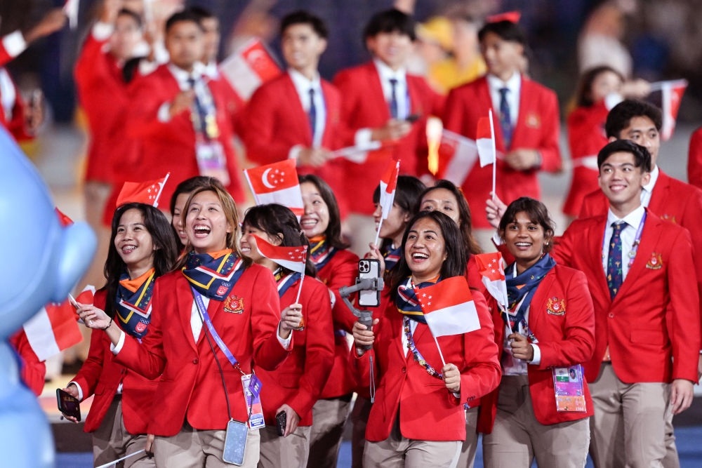 新加坡代表團(tuán)在開幕式上入場。