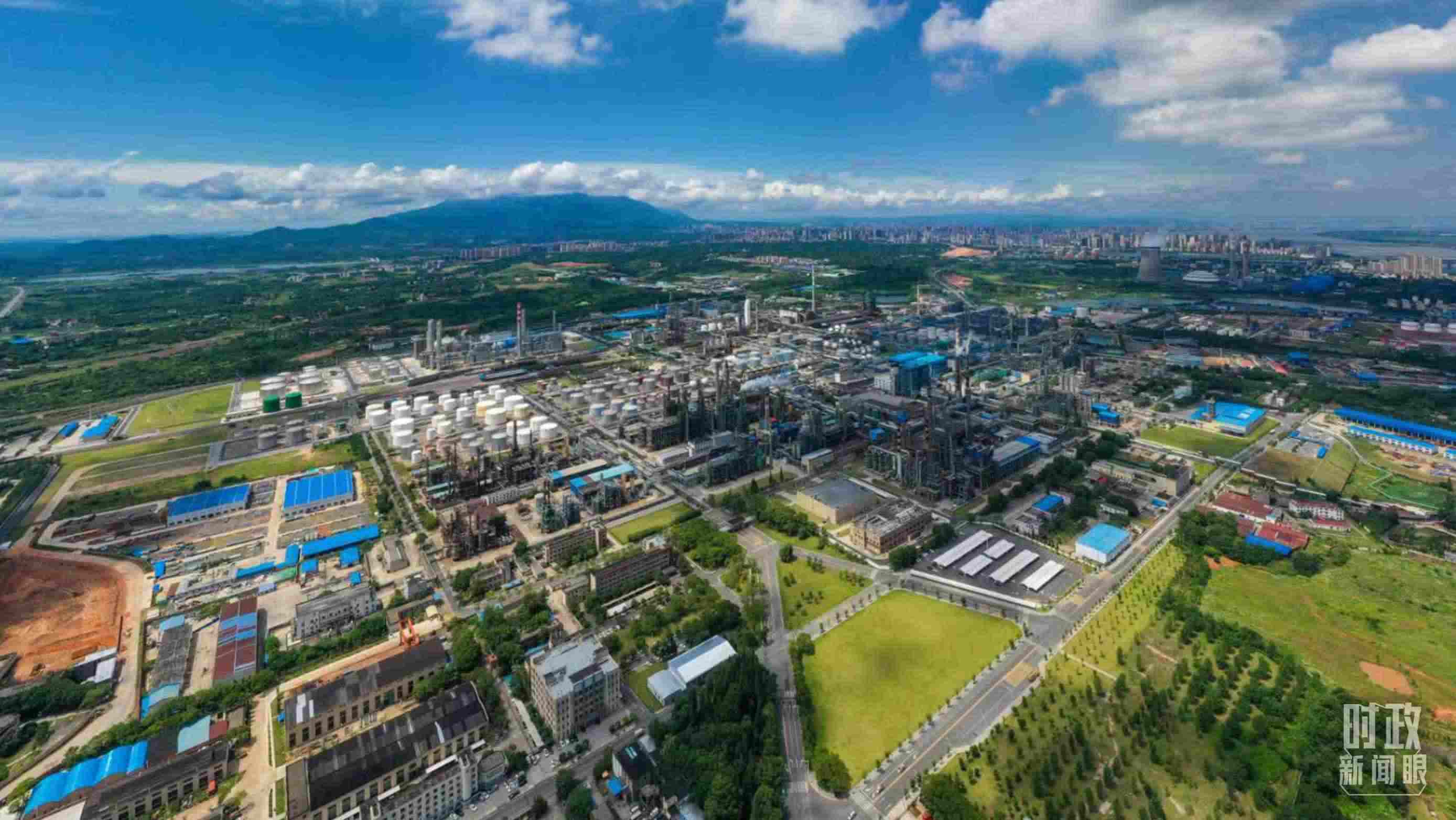 △中國(guó)石化九江分公司。（總臺(tái)記者劉陽拍攝）