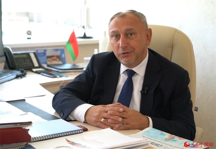 中白工業(yè)園管委會主任亞歷山大·亞羅申科接受人民網(wǎng)記者采訪。人民網(wǎng) 皇甫萬里攝