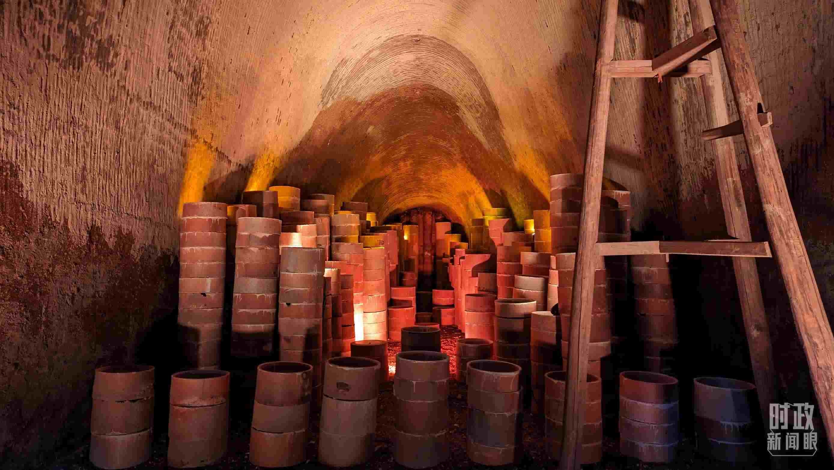 △當(dāng)?shù)噩F(xiàn)存最大的柴窯——徐家窯。（總臺央視記者朱超拍攝）