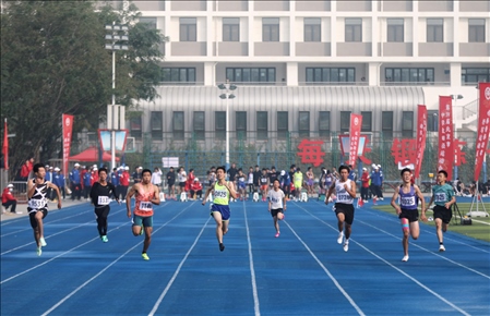 第59屆北京市中學(xué)生田徑運動會暨北京學(xué)生金奧運動隊田徑運動會。北京市教委供圖