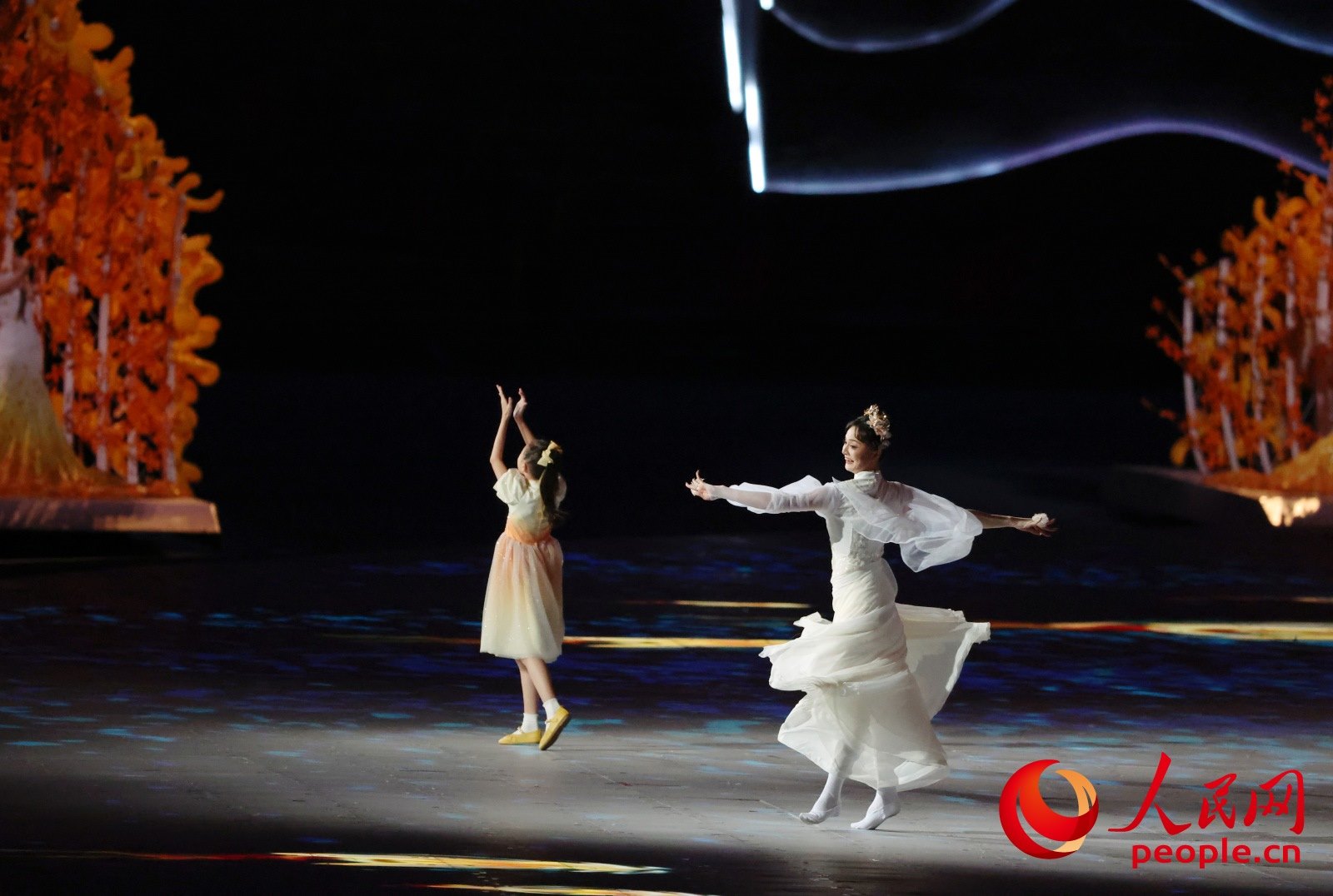 開幕式現(xiàn)場。人民網(wǎng) 周靜圓攝