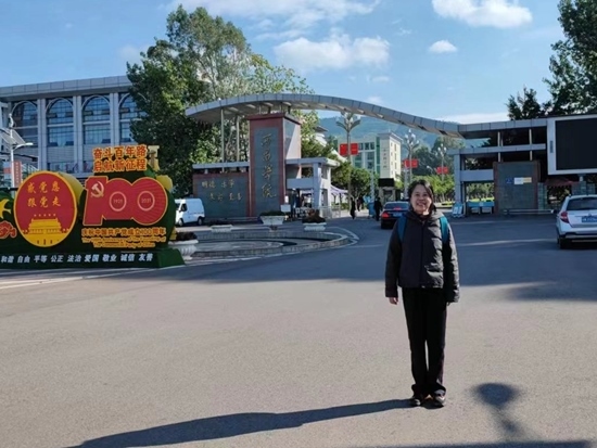 北京交通大學(xué)退休教師李唐軍在西昌學(xué)院。校方供圖