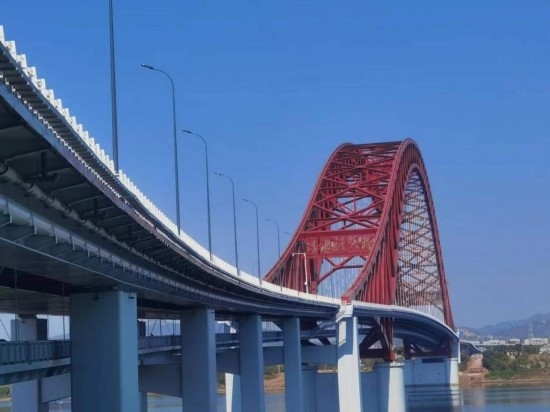 清水塘大橋側(cè)面。本報記者 常雯宜攝