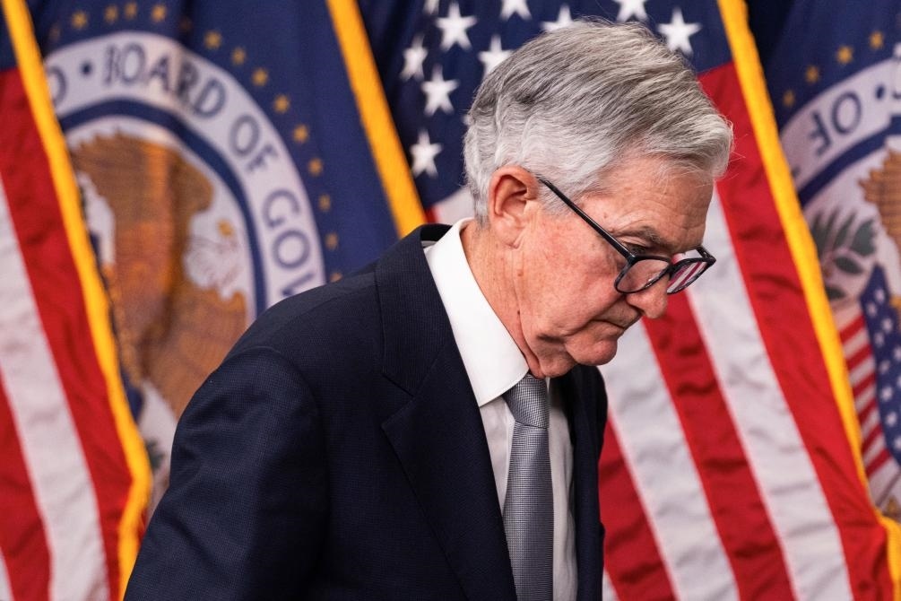 11月1日，美國(guó)聯(lián)邦儲(chǔ)備委員會(huì)主席鮑威爾在華盛頓出席記者會(huì)。新華社發(fā)（亞倫攝）