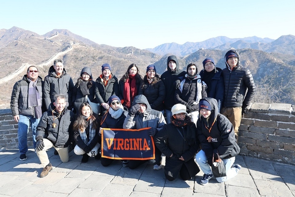 資訊有故事︱美國(guó)弗吉尼亞大學(xué)乒乓球代表團(tuán)訪(fǎng)華：重走乒乓路 一起向未來(lái)