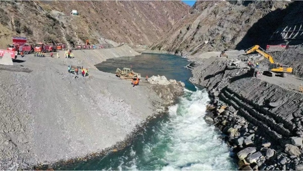 卡拉水電站實現大江截流。受訪者供圖