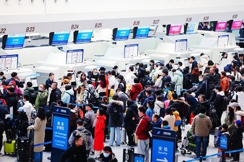 2024年春運(yùn)首日，大興機(jī)場(chǎng)預(yù)計(jì)保障進(jìn)出港旅客13.59萬(wàn)人次。大興機(jī)場(chǎng)供圖