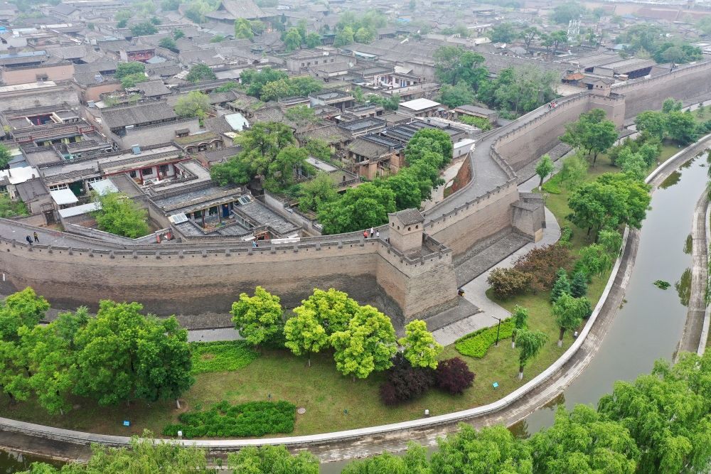 平遙古城一角（2023年5月30日攝，無人機(jī)照片）。新華社記者 詹彥 攝