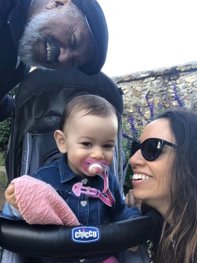 丹尼爾和家人在北京。圖片由受訪者提供