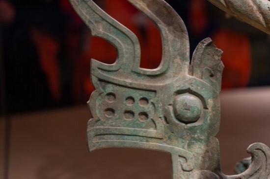 三星堆1號青銅神樹上的龍頭 新華社記者 薛晨 攝