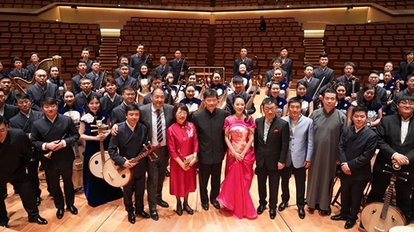 “”天地永樂·中國節(jié)“”音樂會(huì)演出人員合影。中國駐德國大使館供圖