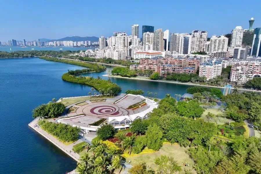 △1月24日，廈門筼筜湖白鷺洲公園及周邊城市景觀。