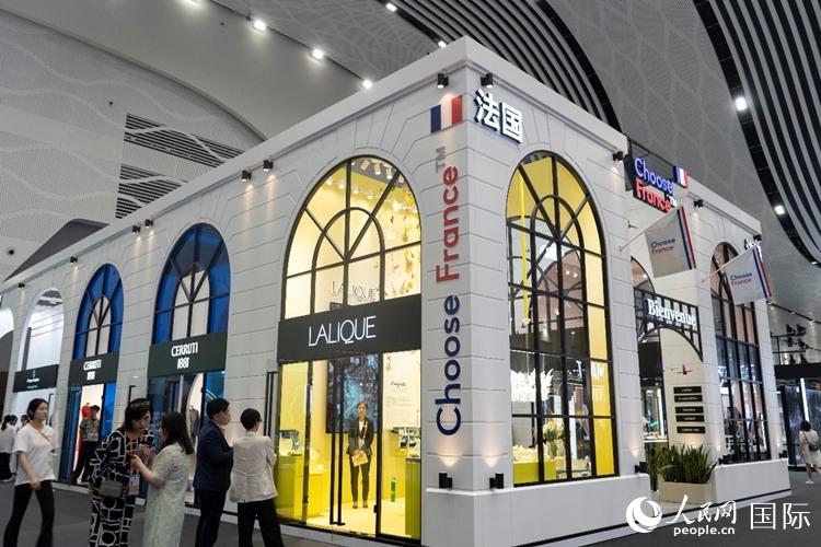 第四屆中國(guó)國(guó)際消費(fèi)品博覽會(huì)法國(guó)國(guó)家館。人民網(wǎng) 常沙攝