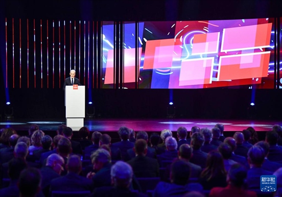 4月21日，挪威首相斯特勒在德國(guó)漢諾威工業(yè)博覽會(huì)開(kāi)幕式上致辭。挪威是今年展會(huì)主賓國(guó)。新華社記者 任鵬飛 攝