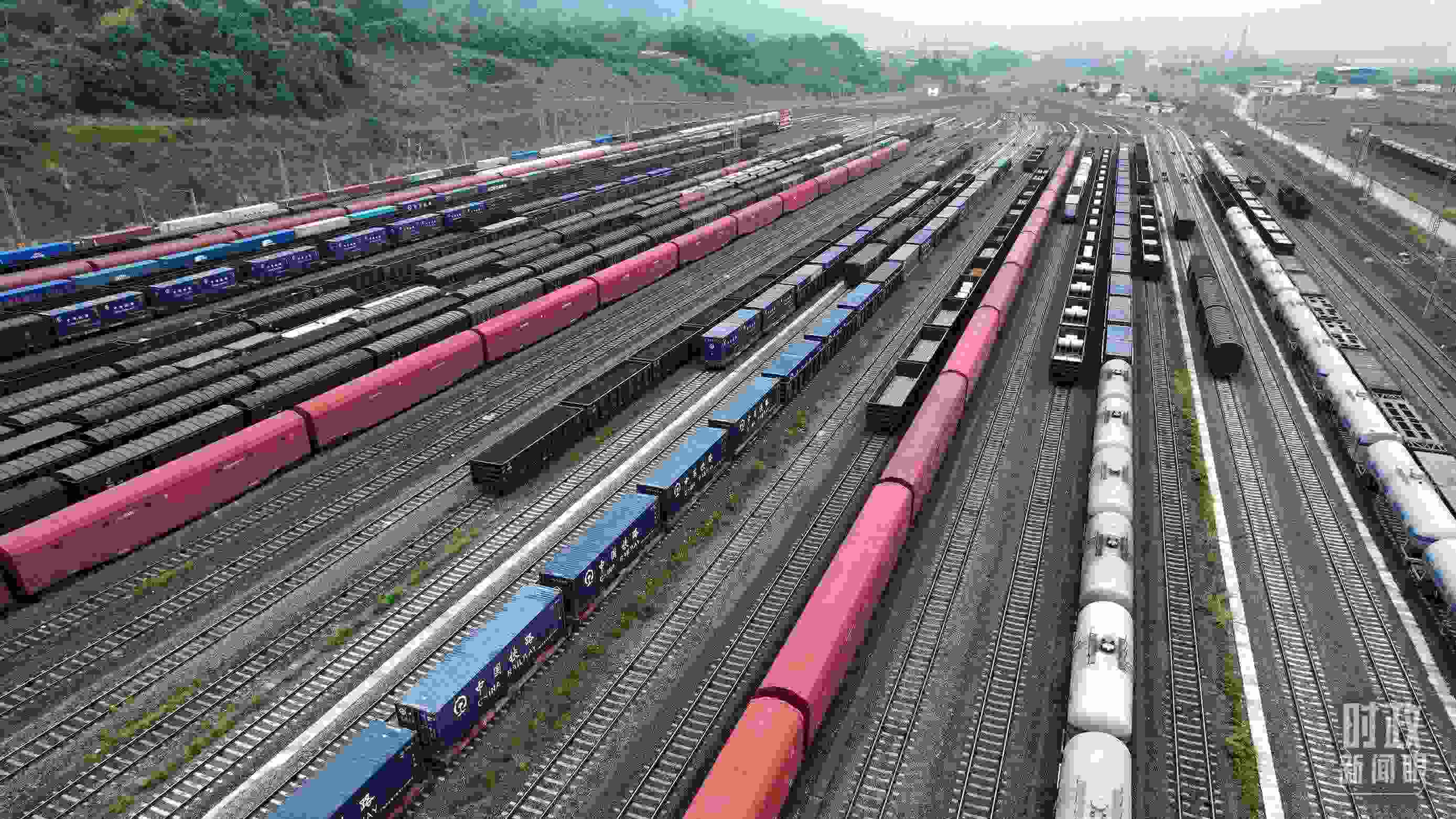 △重慶國際物流樞紐園區(qū)。（總臺央視記者范凱拍攝）