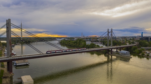 匈塞鐵路塞爾維亞境內(nèi)。中國鐵路國際有限公司供圖