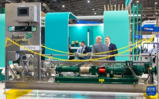 這是5月6日在美國休斯敦國際海洋油氣技術大會及設備展上拍攝的展示的裝備。新華社發(fā)（勞承躍攝）