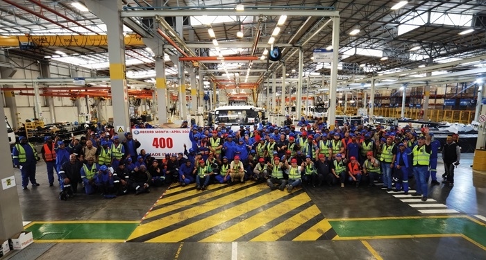 一汽南非庫(kù)哈工廠單月產(chǎn)量破400輛。圖片來(lái)源:一汽解放